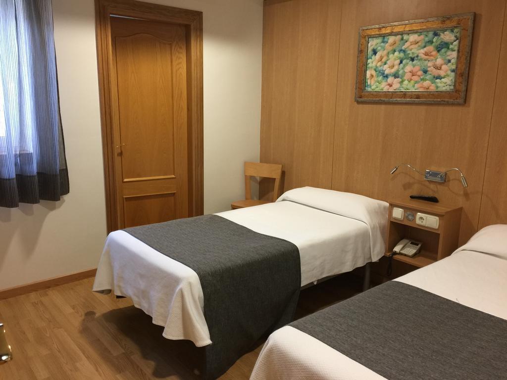 נואיין Iraipe Izaga Hostal מראה חיצוני תמונה